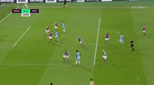 卡帅：布翁焦尔诺为现役意大利队最佳后卫，他控球能力很出色（卡帅称布翁焦尔诺是当下意大利队最佳后卫，控球能力出众）