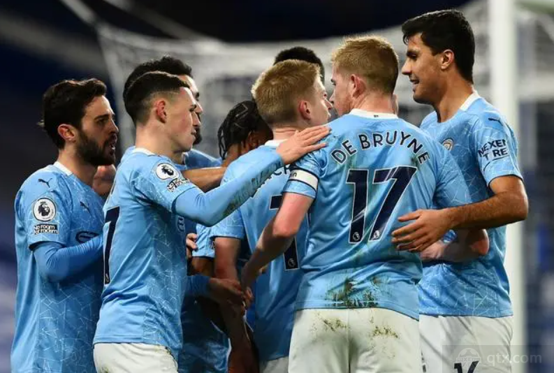 加拉塔萨雷高层炮轰土耳其足协：因遭裁判针对拒绝出席明日仪式（加拉塔萨雷高层怒斥土耳其足协：称遭裁判针对，拒绝出席明日仪式）