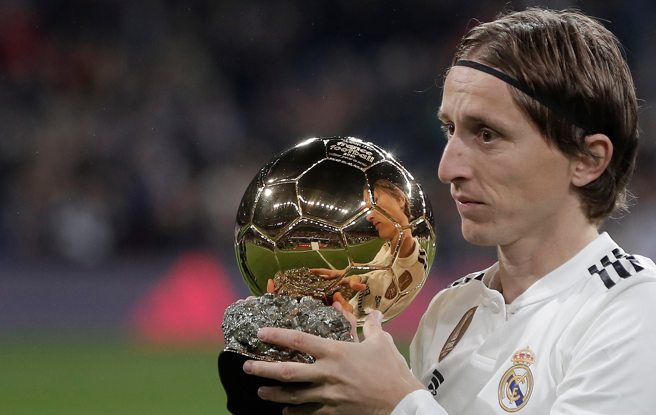 被压着打 80 分钟，却赢了（被动80分钟，依然赢了）