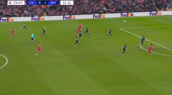 跟队：布伦特福德和桑德兰有意圣地亚哥，但球员想在米兰立足（布伦特福德与桑德兰有意圣地亚哥，但他更想留在米兰证明自己）