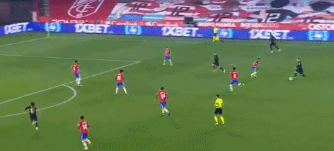 勒沃库森在德甲赛场37次不敌多特，只有对拜仁药厂输球更多（勒沃库森德甲对多特37次落败，仅次于对拜仁）